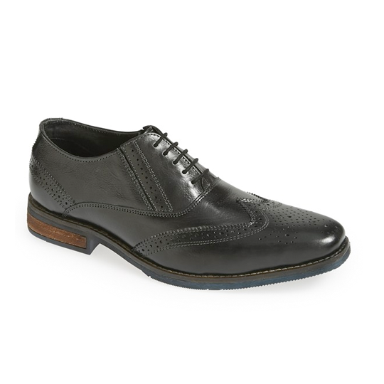 wingtip running shoes
